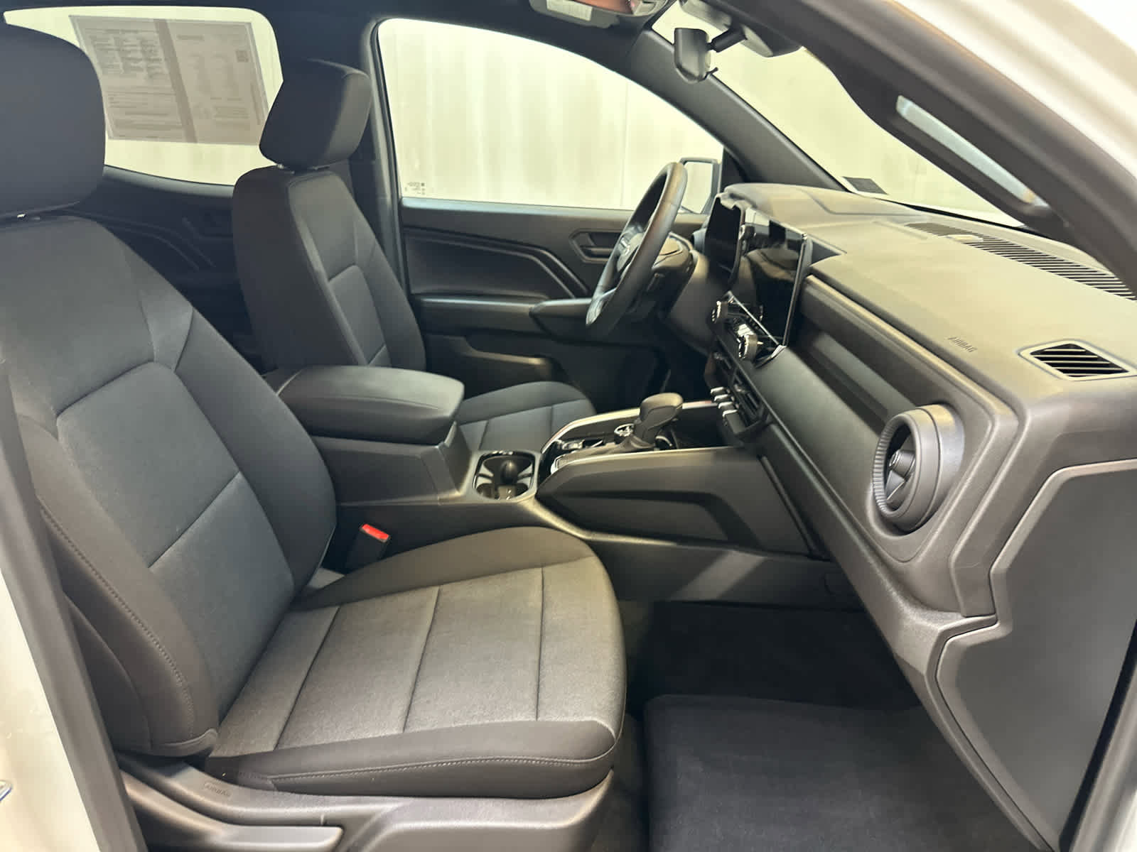 Used 2025 Chevrolet Colorado Trail Boss image 13