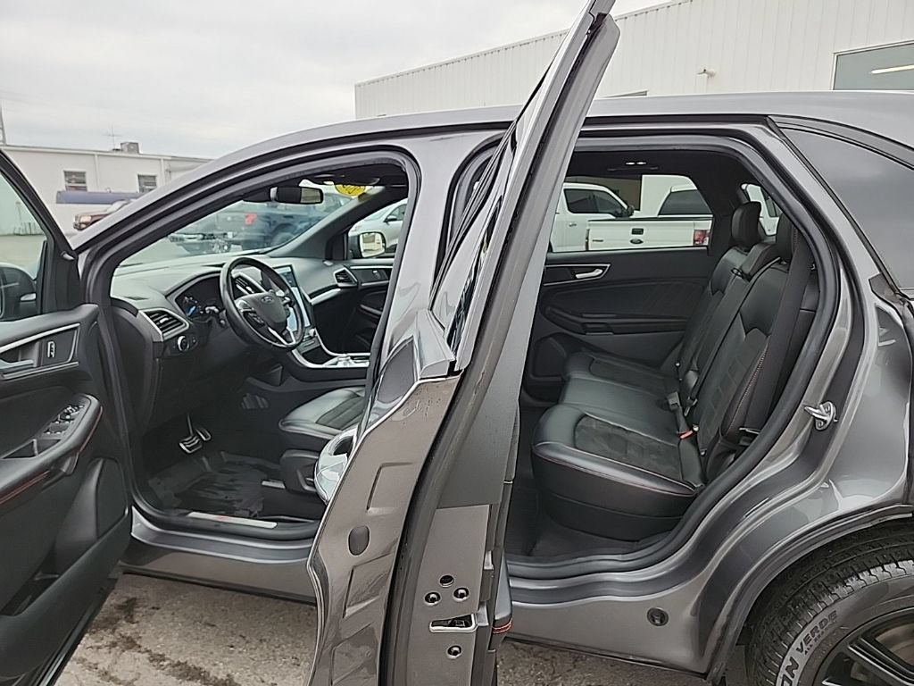Used 2023 Ford Edge ST-Line AWD/4WD image 10