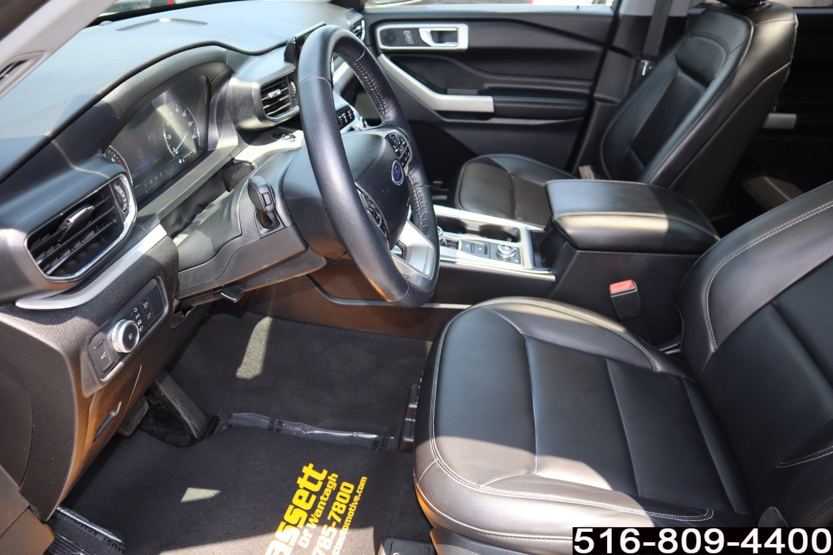 Used 2022 Ford Explorer XLT w/ Equipment Group 202A AWD/4WD image 17