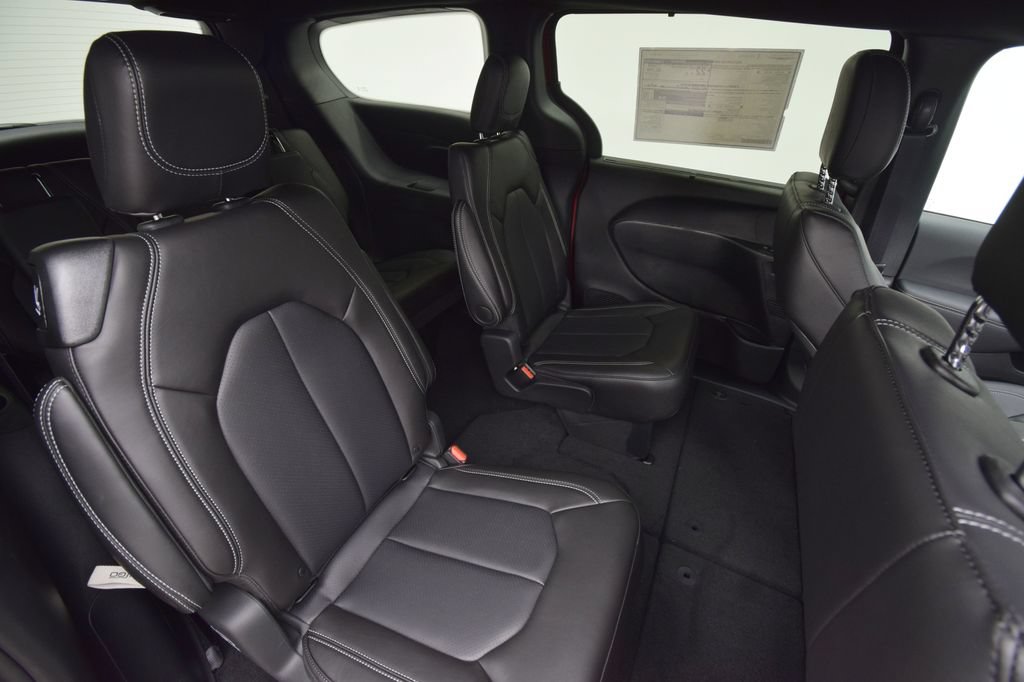 New 2026 Chrysler Voyager LX FWD image 18