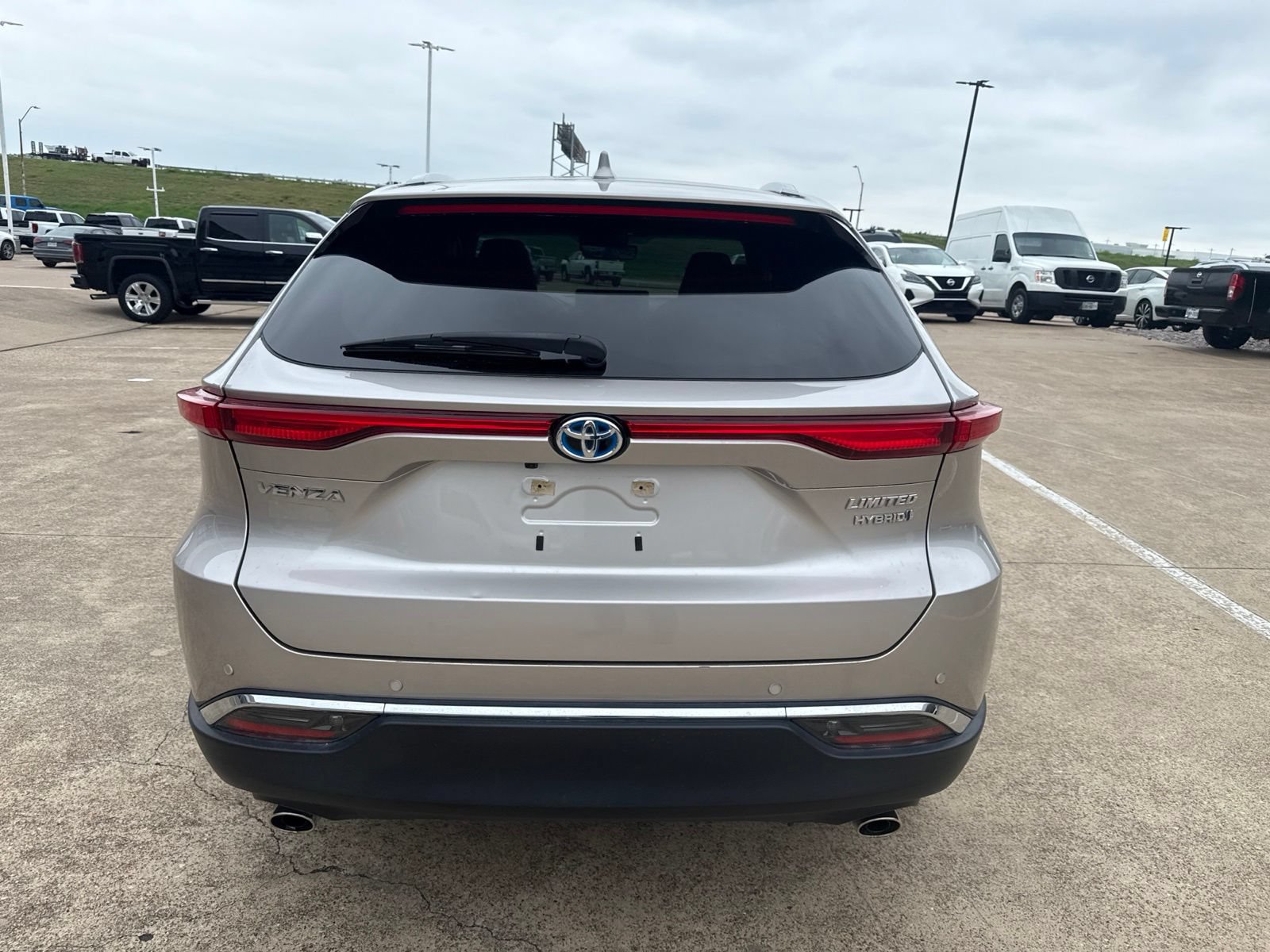 Used 2021 Toyota Venza Limited AWD/4WD image 8