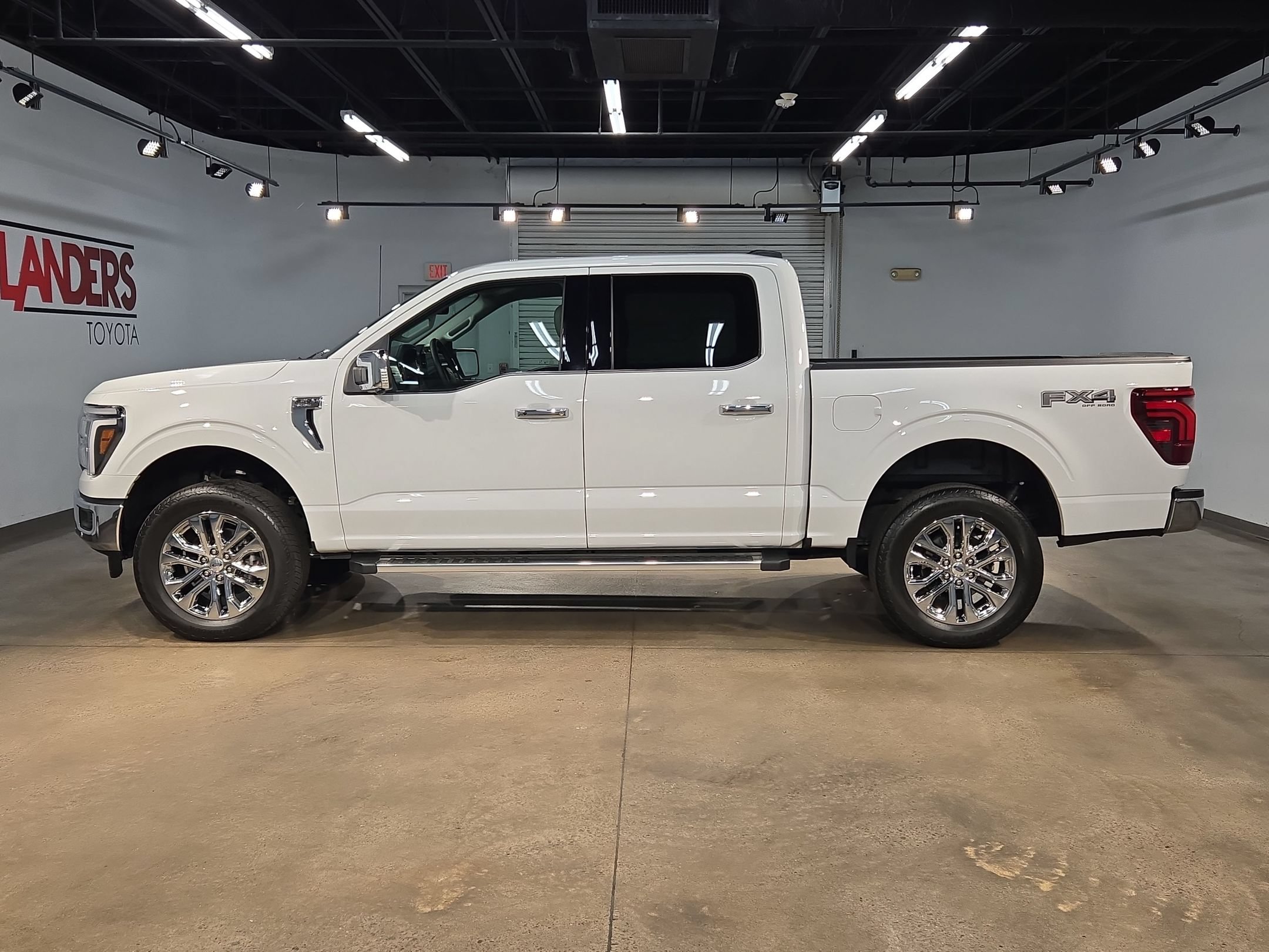 Used 2025 Ford F150 Lariat w/ Equipment Group 501A Mid AWD/4WD image 4