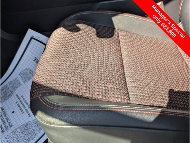 Certified 2025 Nissan Kicks SR image 25