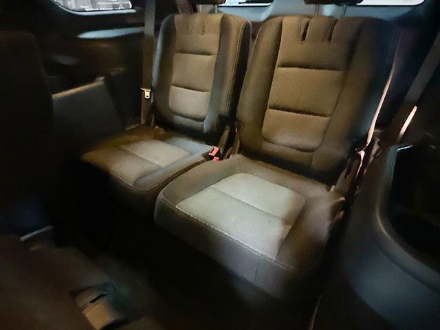 Used 2016 Ford Explorer XLT image 27