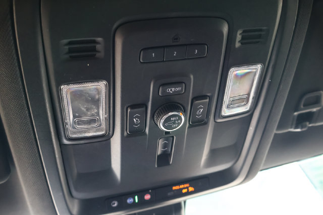 Used 2021 GMC Yukon XL SLT w/ Rear Media and Nav Package AWD/4WD image 21