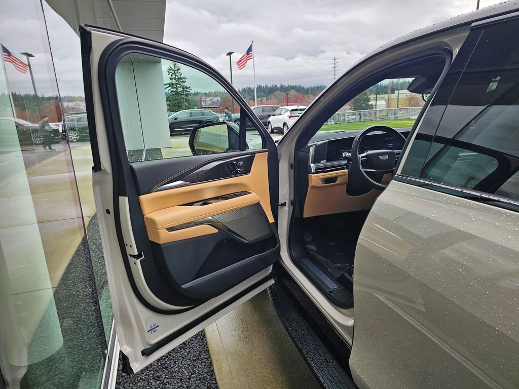 New 2026 Cadillac Escalade IQ Sport 2 w/ LPO, ONYX Package image 20