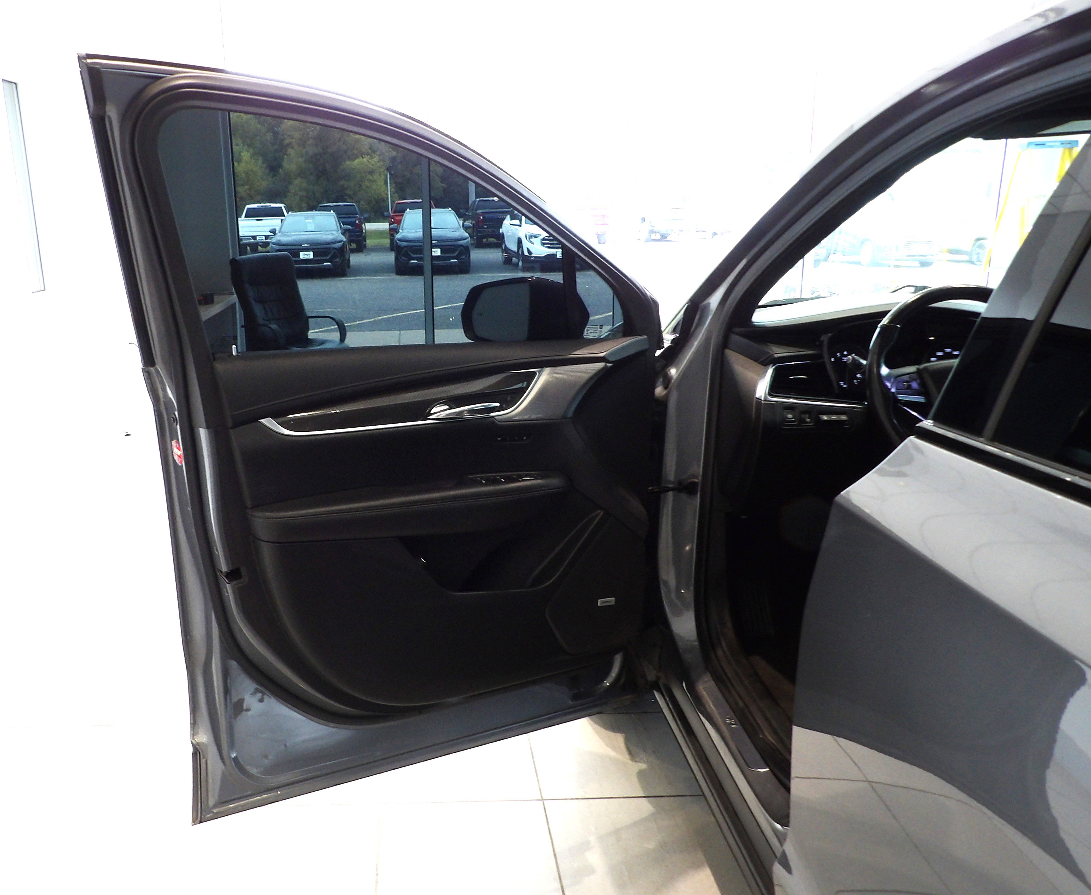 Used 2020 Cadillac XT6 Sport AWD/4WD image 15