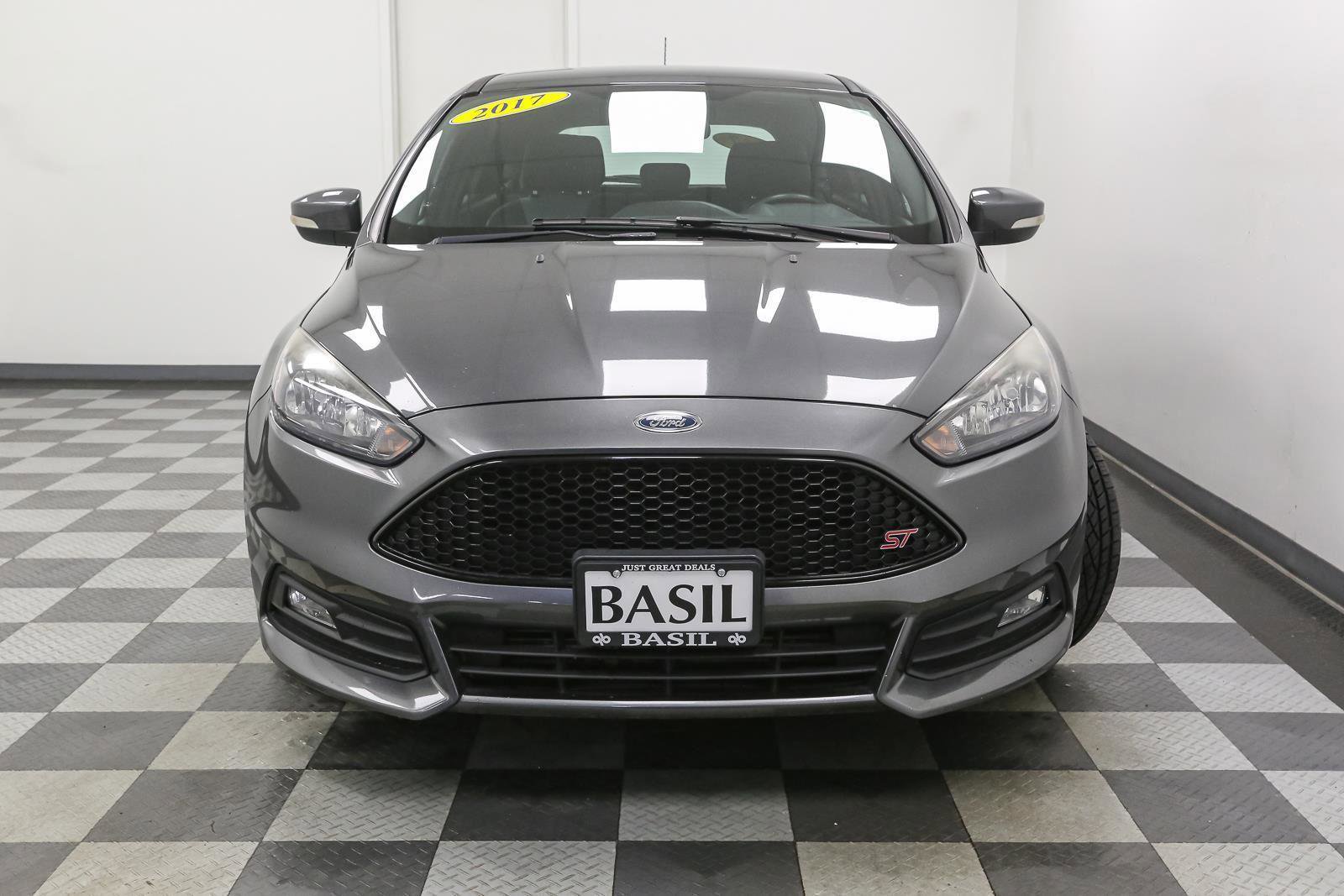 Used 2017 Ford Focus ST FWD image 3
