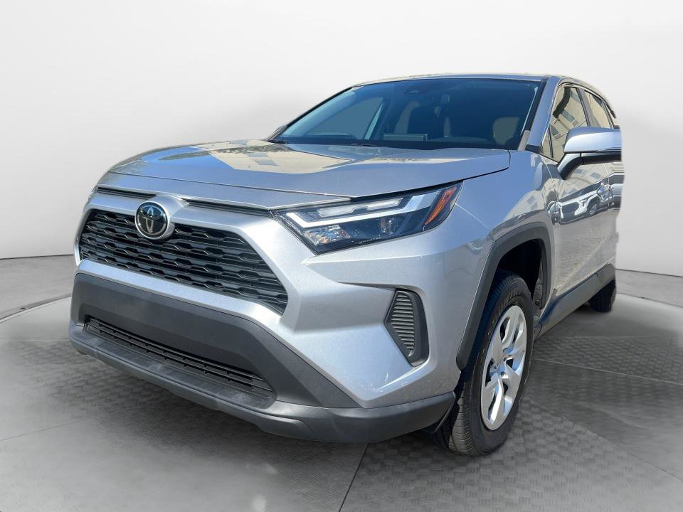 Used 2023 Toyota RAV4 LE FWD image 25