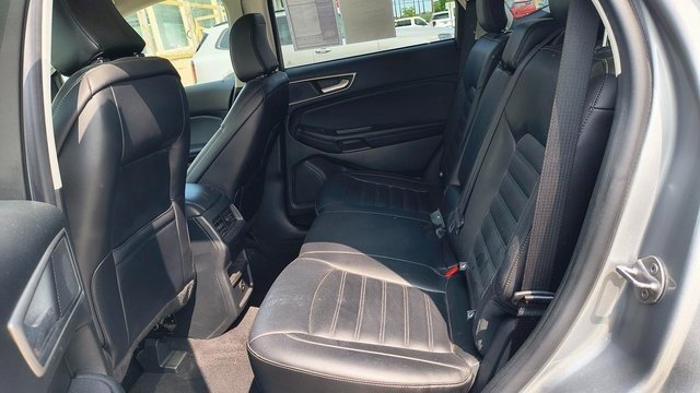 Used 2022 Ford Edge SEL image 11