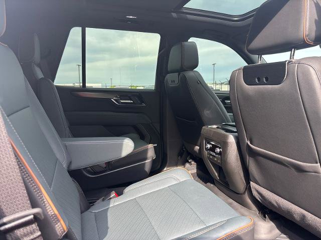 Used 2025 GMC Yukon AT4 w/ AT4 Premium Plus Package AWD/4WD image 11