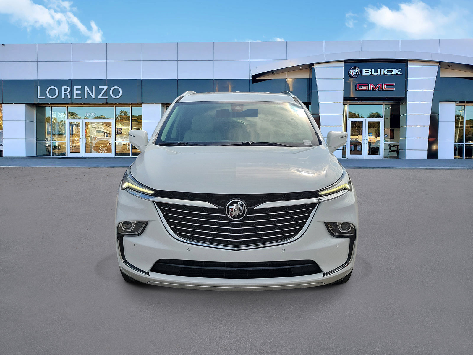 Used 2024 Buick Enclave Essence FWD image 2