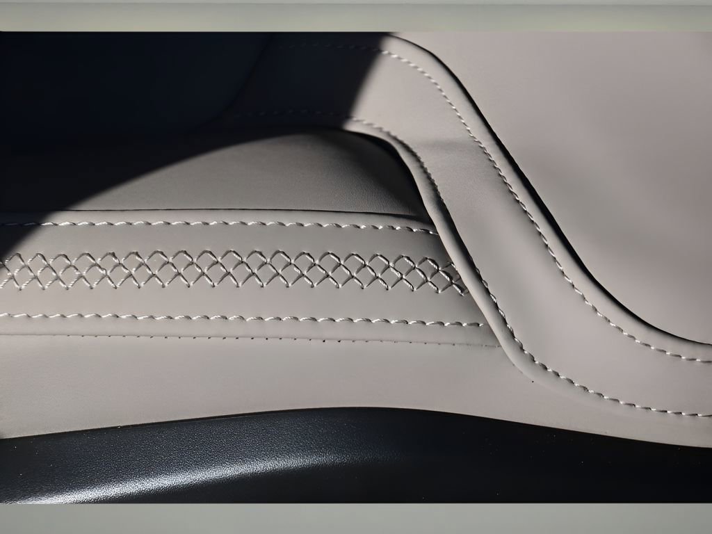 Certified 2026 Volvo XC90 B5 Plus w/ Protection Package Premier image 34