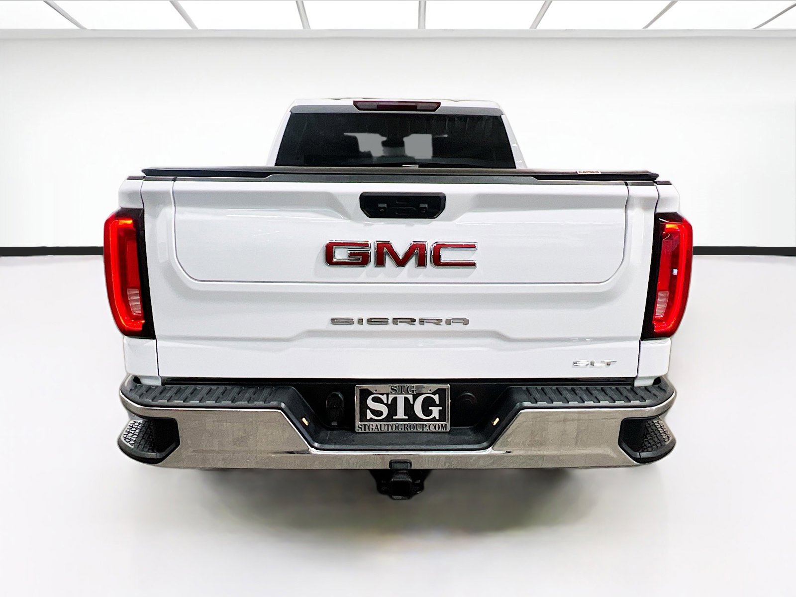 Used 2024 GMC Sierra 1500 SLT w/ SLT Premium Package image 5
