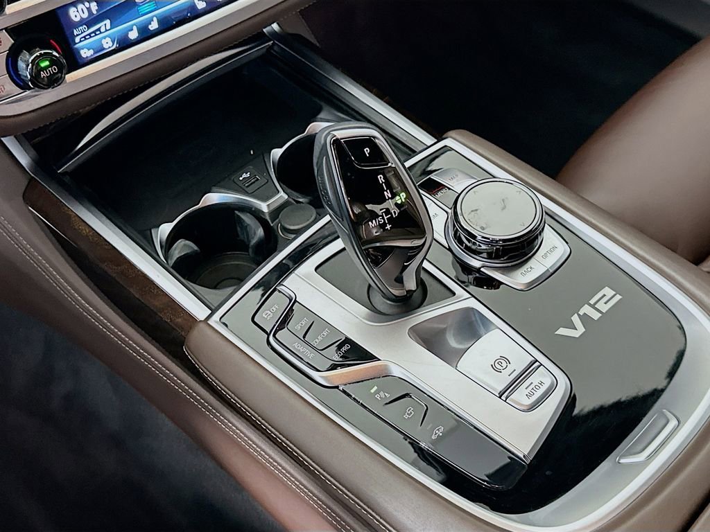 Used 2022 BMW M760i xDrive w/ Luxury Rear Seating Package AWD/4WD image 17