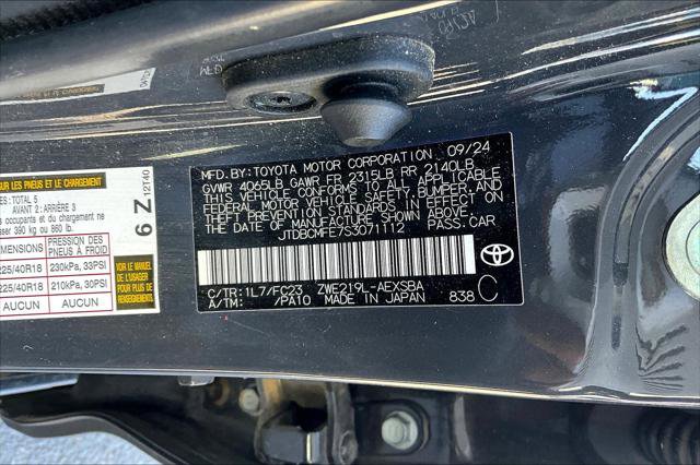 Used 2025 Toyota Corolla SE image 3