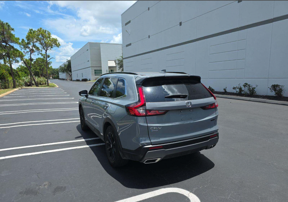 Used 2025 Honda CR-V Sport-L image 3