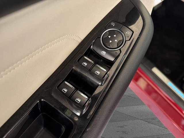 Used 2016 Ford Edge Titanium FWD image 9