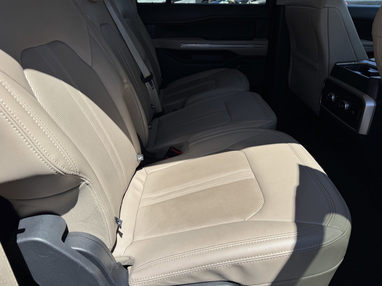 Used 2024 Ford Expedition Max Limited RWD image 10