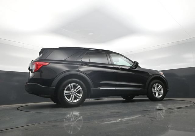 Used 2020 Ford Explorer XLT w/ Comfort Package AWD/4WD image 29