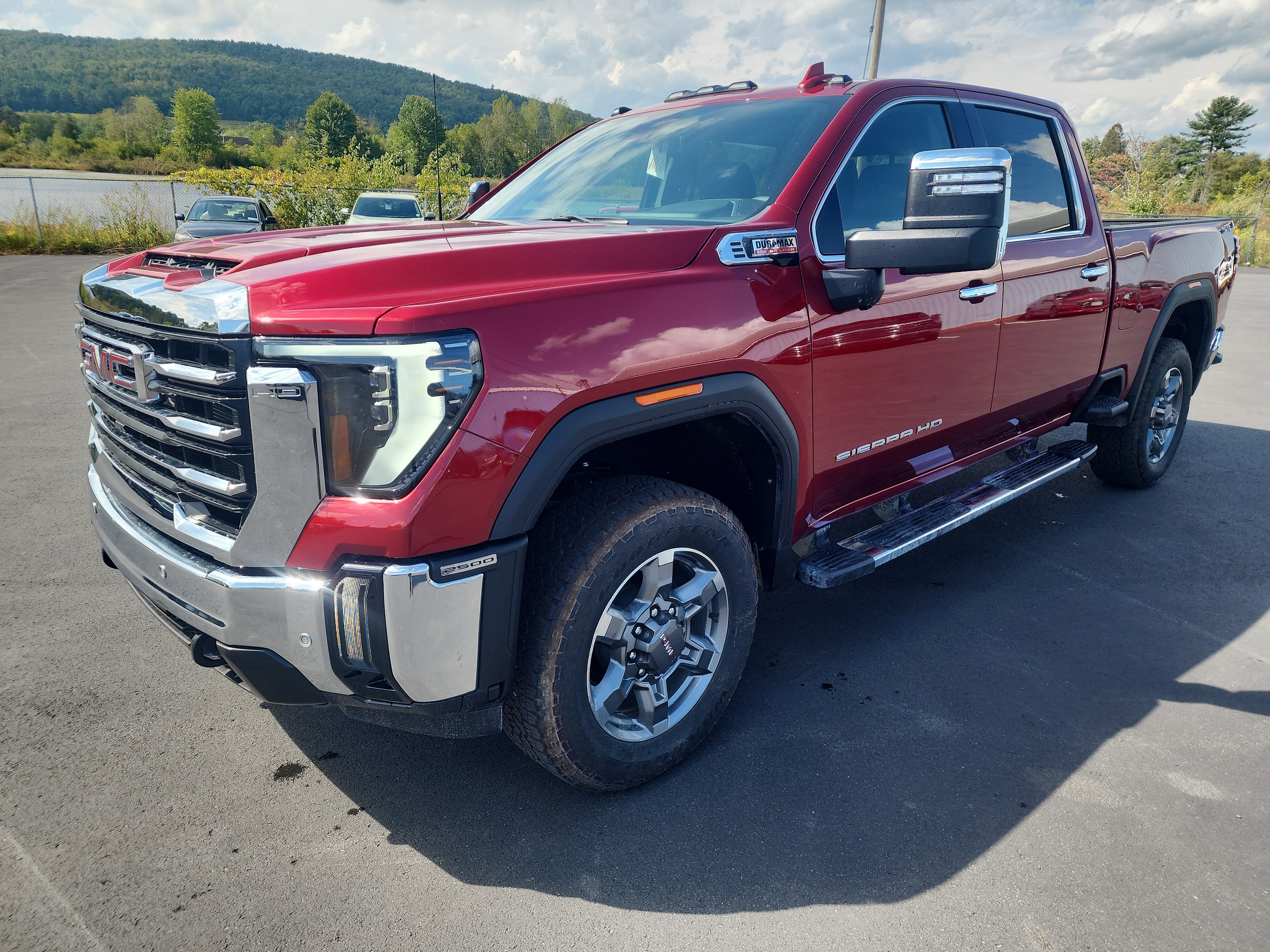 New 2025 GMC Sierra 2500 SLT w/ SLT Convenience Package image 4