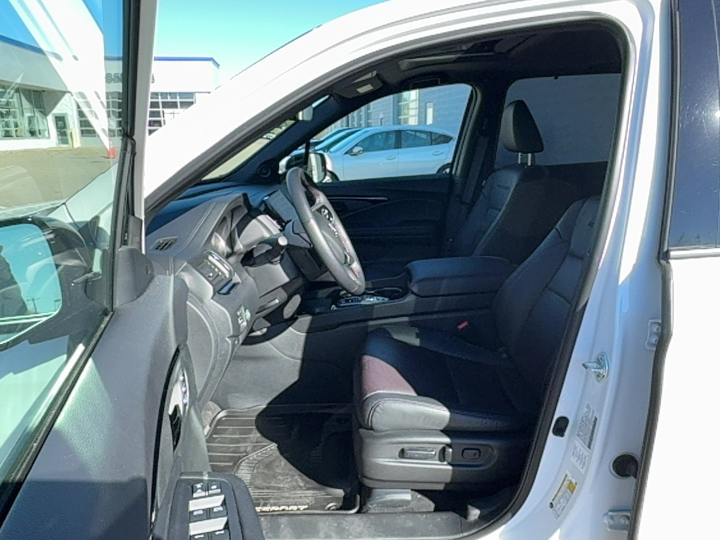 Used 2025 Honda Passport Black Edition image 16