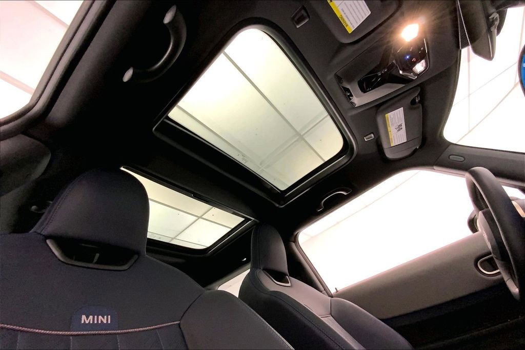 Certified 2025 MINI Cooper S image 26