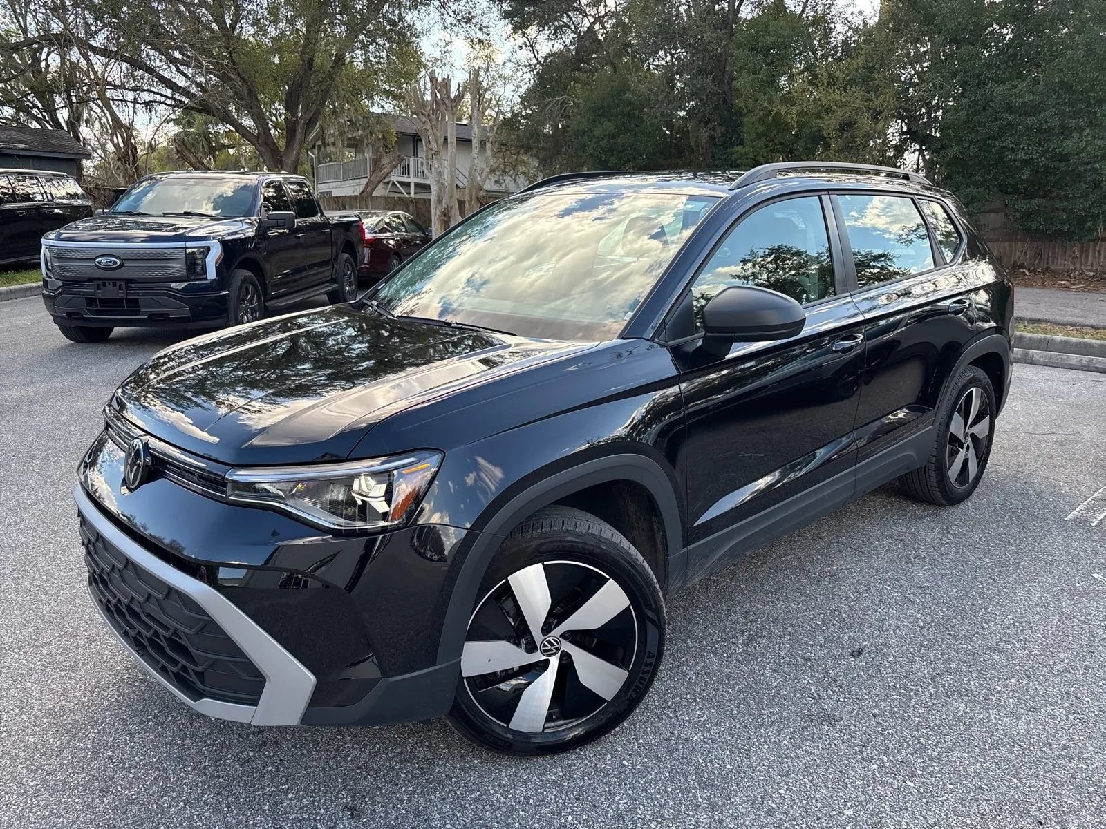 Used 2025 Volkswagen Taos S AWD/4WD image 2