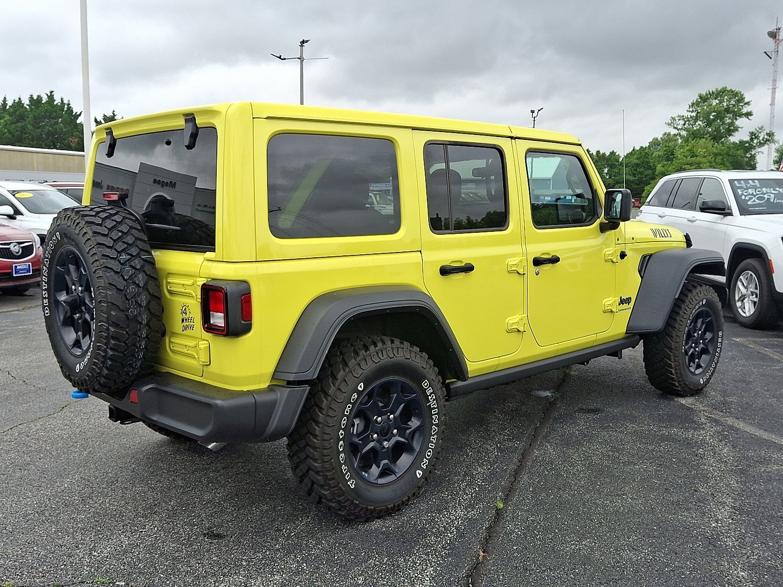 Used 2023 Jeep Wrangler Unlimited w/ Cold Weather Group AWD/4WD image 6
