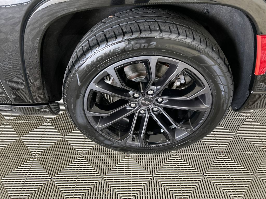 Used 2024 Jeep Grand Wagoneer L Series II w/ Quick Order Packagew 28T image 10