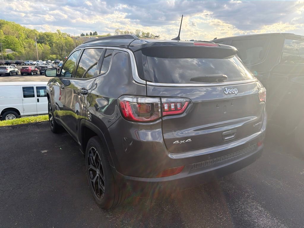 Used 2024 Jeep Compass Limited w/ Sun and Sound Group AWD/4WD image 6