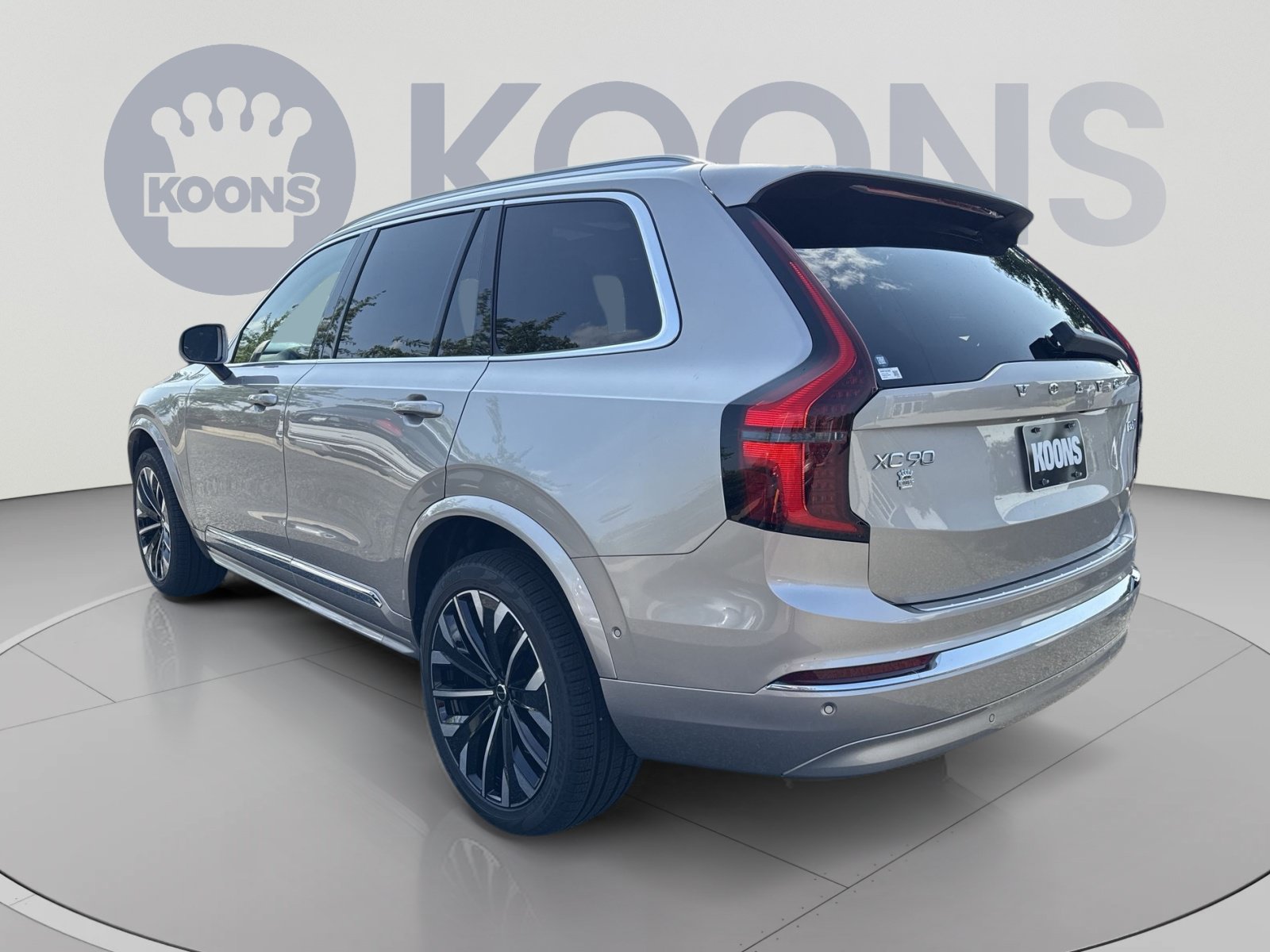 New 2026 Volvo XC90 B6 Plus w/ Protection Package Premier AWD/4WD image 4