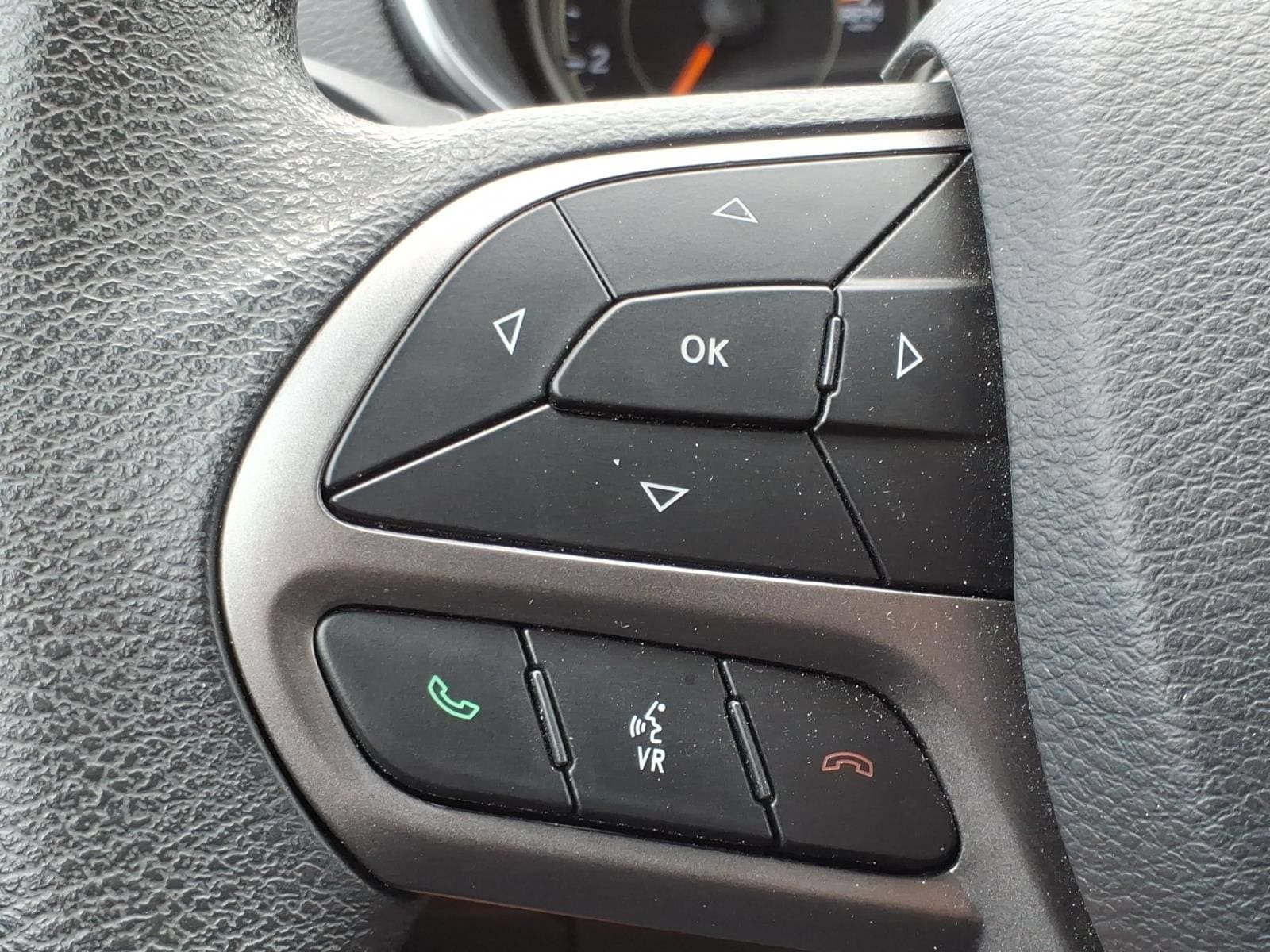 Used 2020 Jeep Cherokee Latitude AWD/4WD image 16