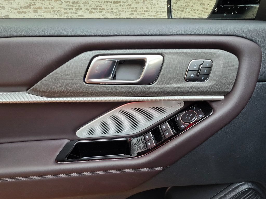 New 2026 Ford Explorer Platinum RWD image 17