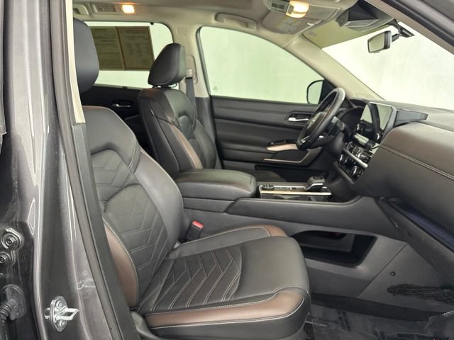 Certified 2025 Nissan Pathfinder Platinum AWD/4WD image 20