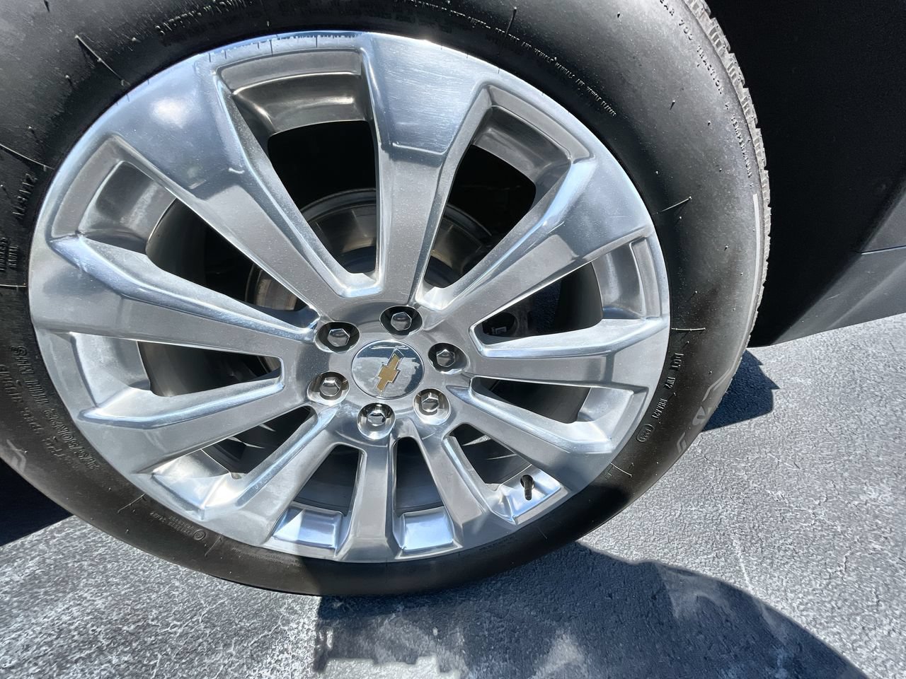 Used 2024 Chevrolet Tahoe Premier AWD/4WD image 33