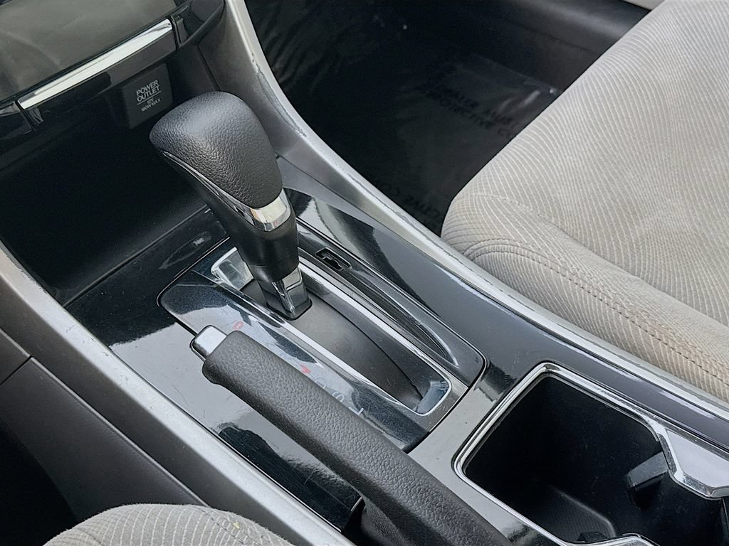Used 2017 Honda Accord EX image 19