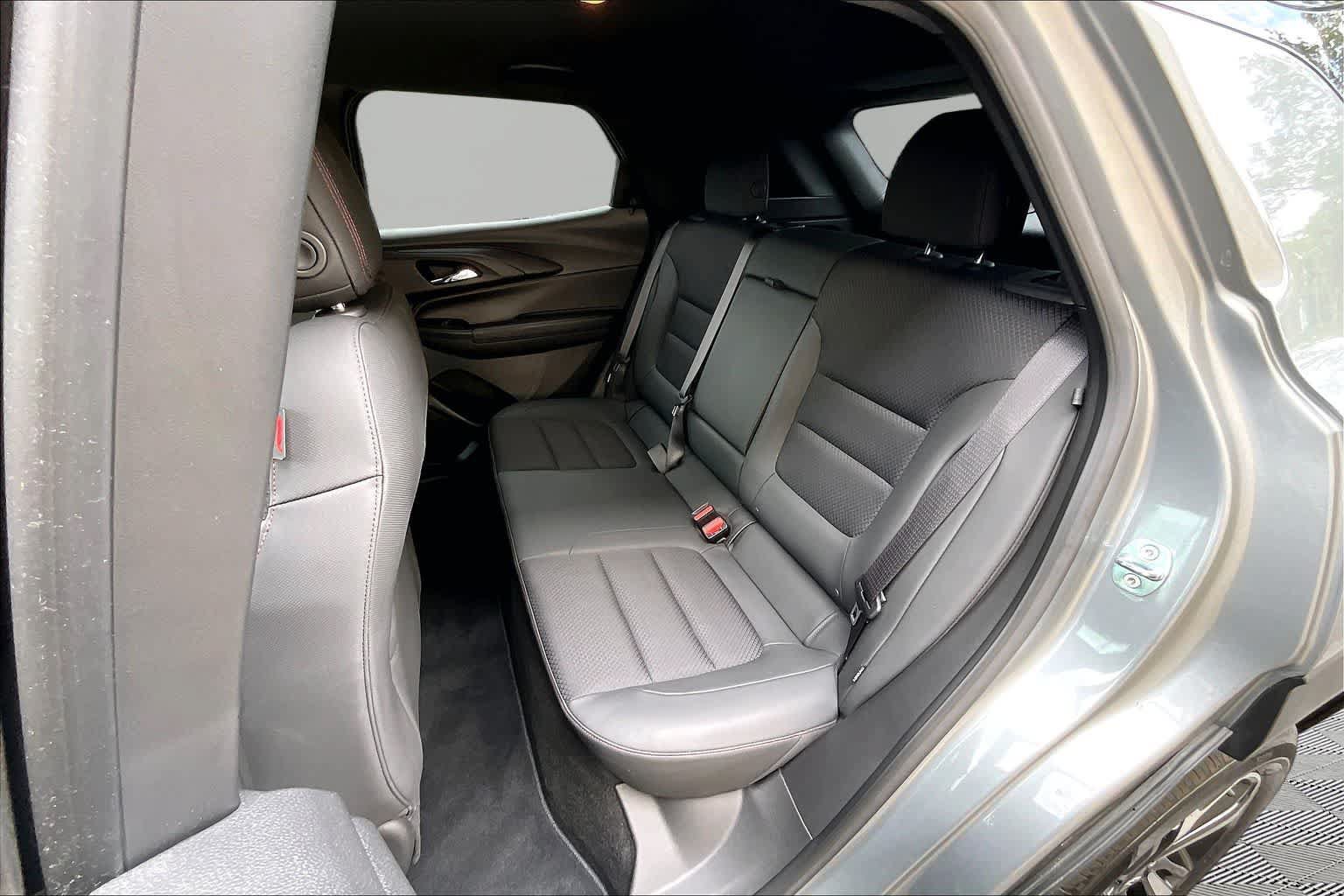 Used 2023 Chevrolet TrailBlazer RS w/ Convenience Package FWD image 21