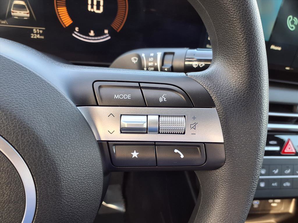 Used 2025 Hyundai Santa Cruz SE image 12