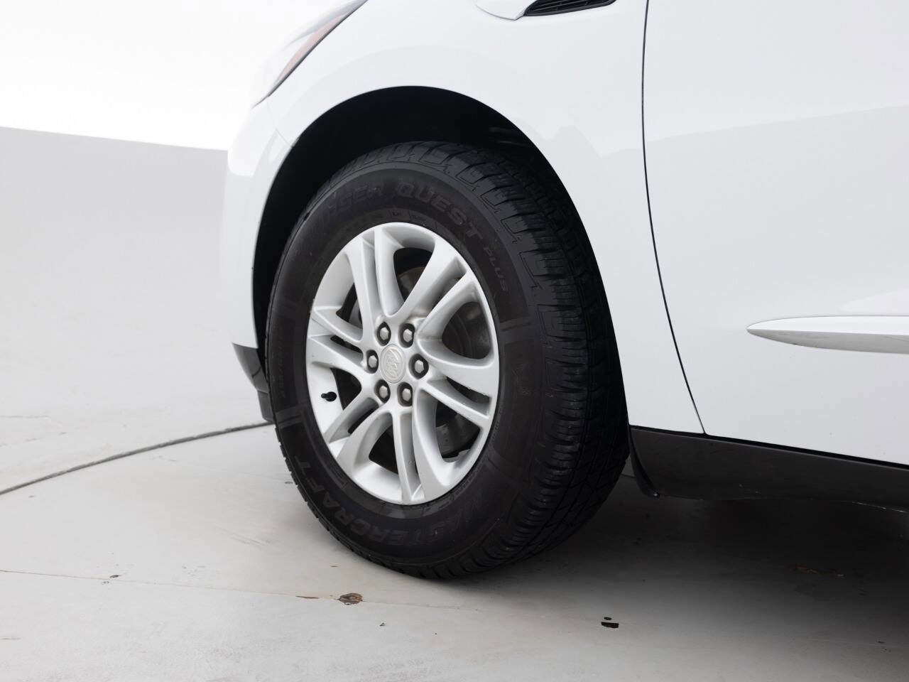 Used 2019 Buick Enclave Essence AWD/4WD image 17