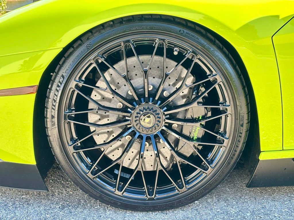 Used 2016 Lamborghini Aventador LP 750-4 Superveloce image 18