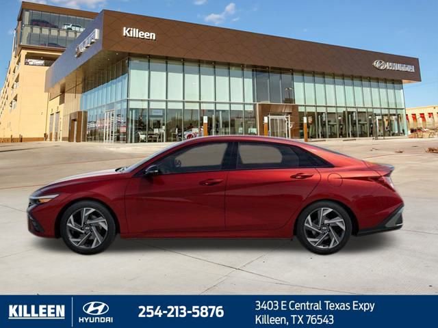 Used 2025 Hyundai Elantra Sport image 4