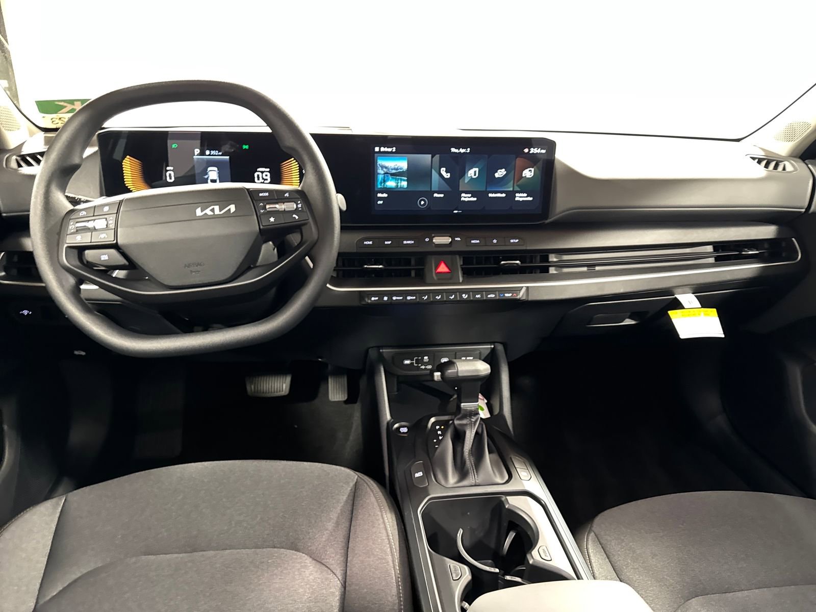 Certified 2025 Kia K4 LXS image 4