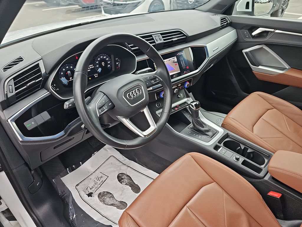 Used 2021 Audi Q3 2.0T Premium w/ Convenience Package AWD/4WD image 16