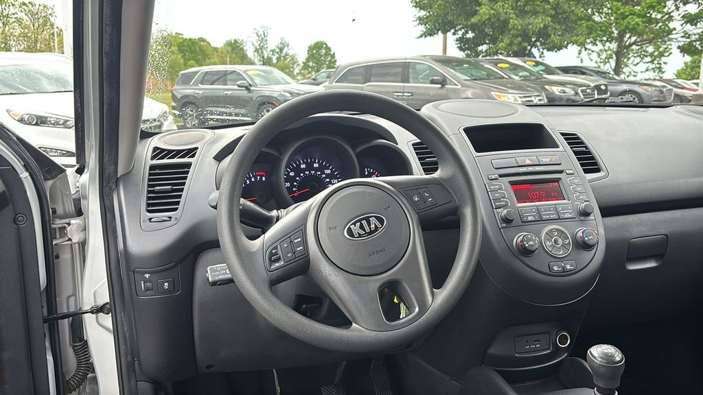 Used 2013 Kia Soul FWD image 13