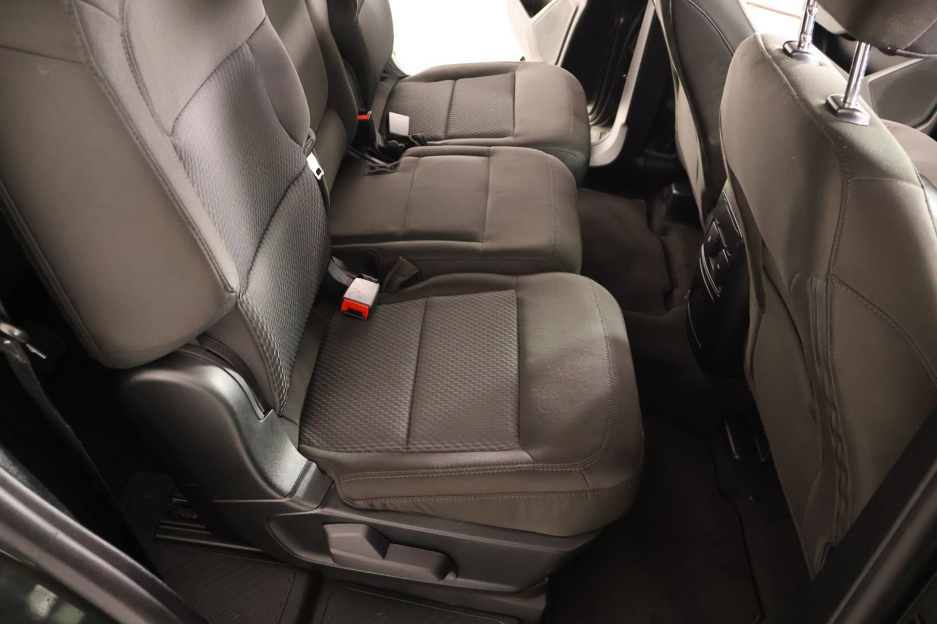 Used 2023 Ford Explorer XLT AWD/4WD image 15