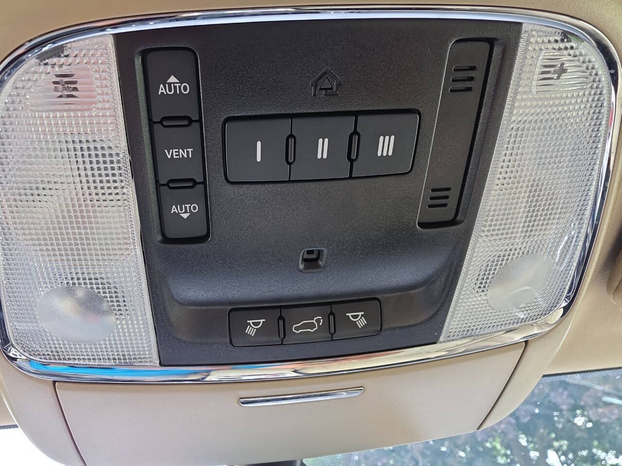 Used 2021 Jeep Grand Cherokee Limited AWD/4WD image 27