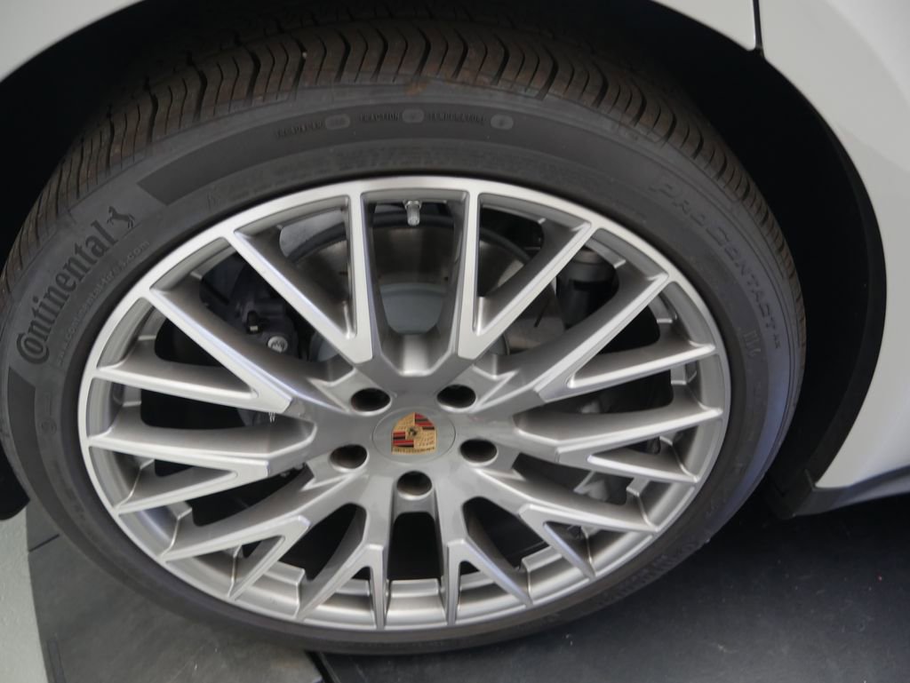 Certified 2025 Porsche Panamera 4 AWD/4WD image 15