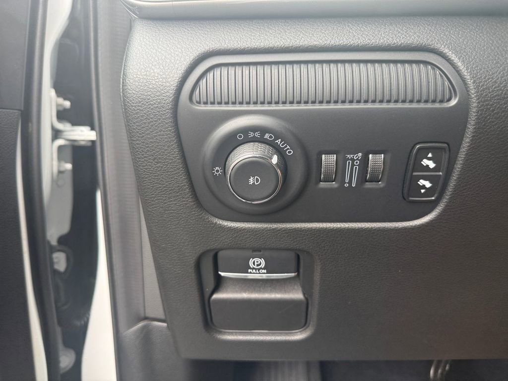 Used 2024 Jeep Wagoneer Series III image 18