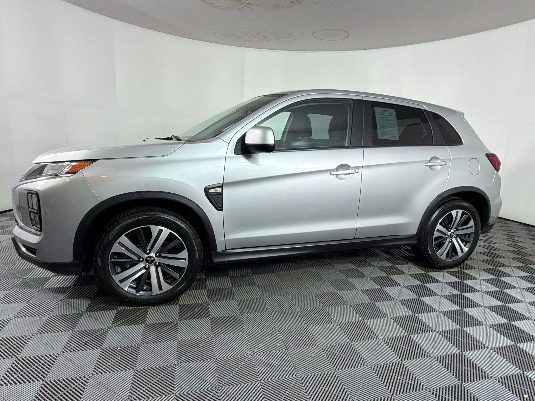 Used 2024 Mitsubishi Outlander Sport AWD image 2